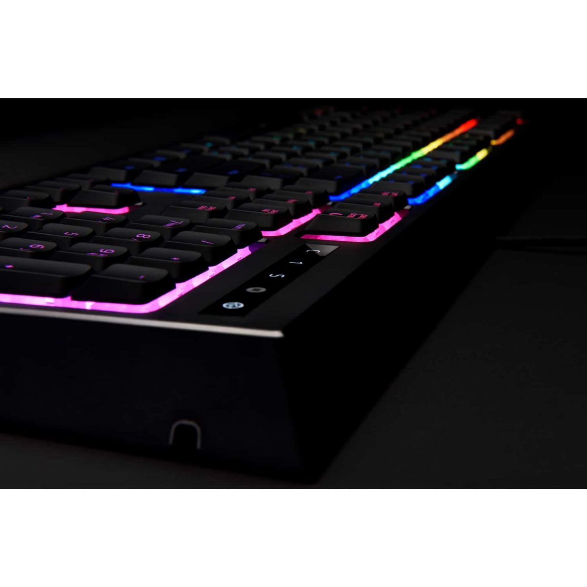 Razer ORNATA Chroma Gaming Keyboard - Hybrid Mechanical Key Switches - Image 4