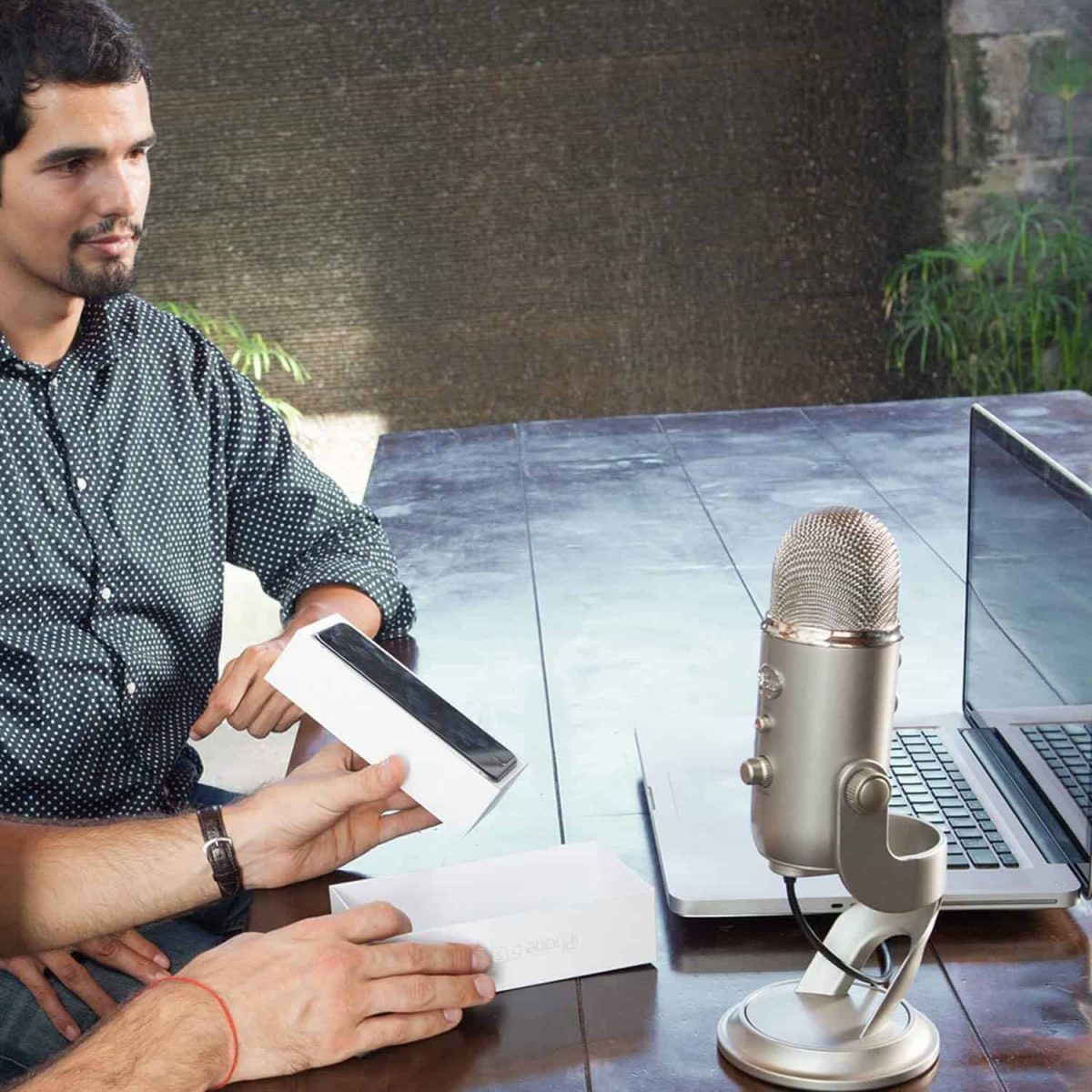 Blue Yeti PROFESSIONAL Microphone (Slate)