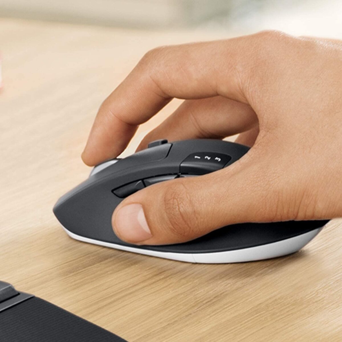 LOGITECH MK850 PERFORMANCE Wireless Keyboard and Mouse Combo (Arabic)