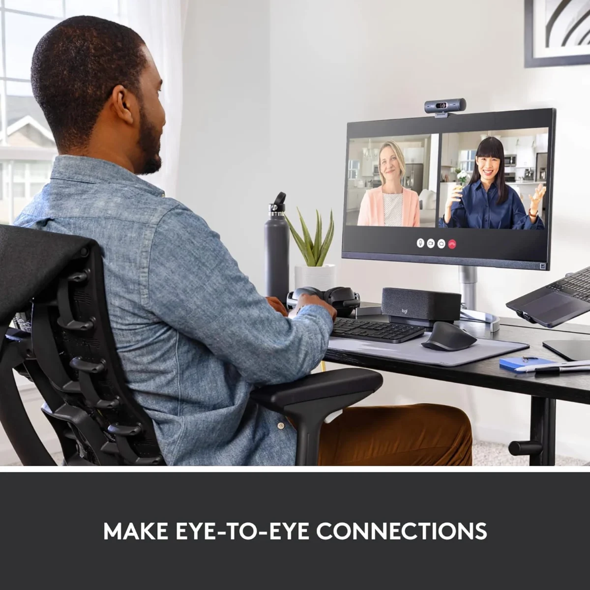 Logitech Brio 500 Full HD Webcam with Auto Light Correction,Show Mode, Dual Noise Reduction Mics (Graphite)